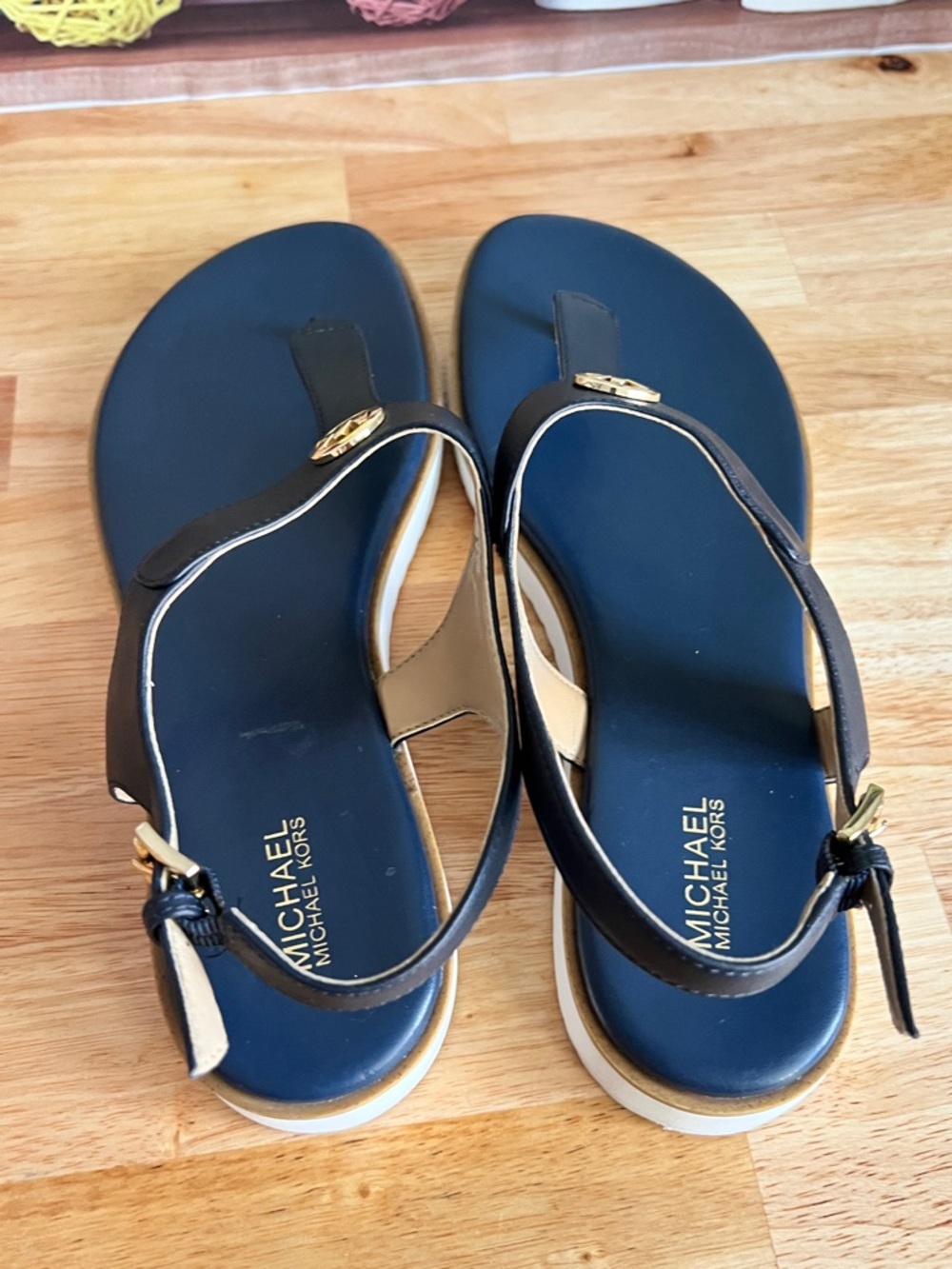Michael Kors Womens Judy Thong Summer Sandals Navy Blue Leather Size 8.5 - Picture 3 of 10